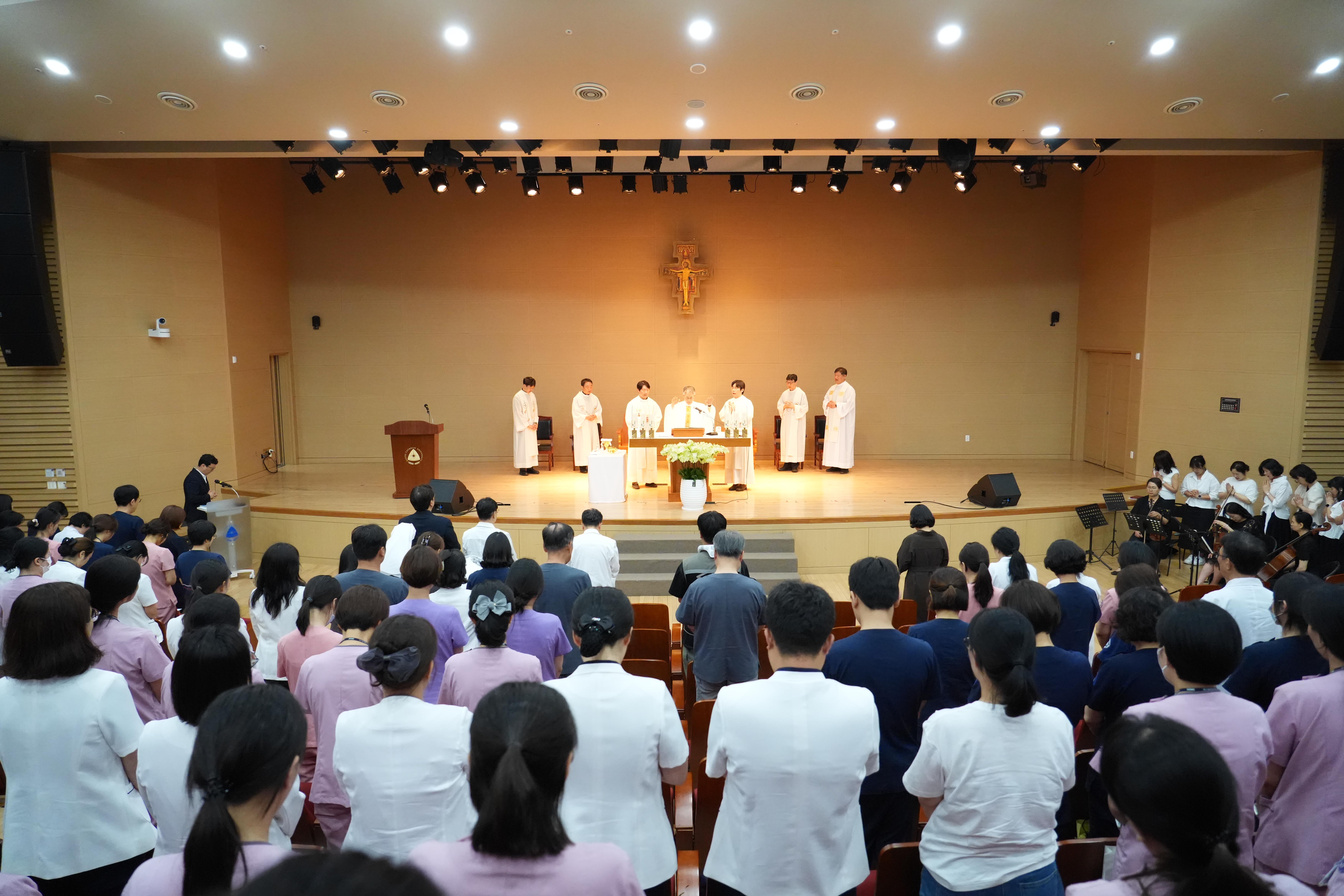 개원 46주년 기념미사 및 장기근속자 포상 실시 이미지